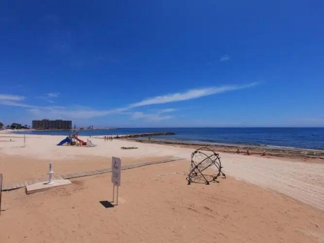 Amazing Penthouse On The Beach, Sea Views, Wifi, Airconditioning And Parking Torrevieja Exterior foto