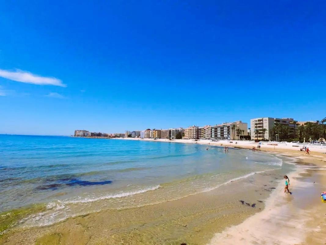 Amazing Penthouse On The Beach, Sea Views, Wifi, Airconditioning And Parking Torrevieja Exterior foto